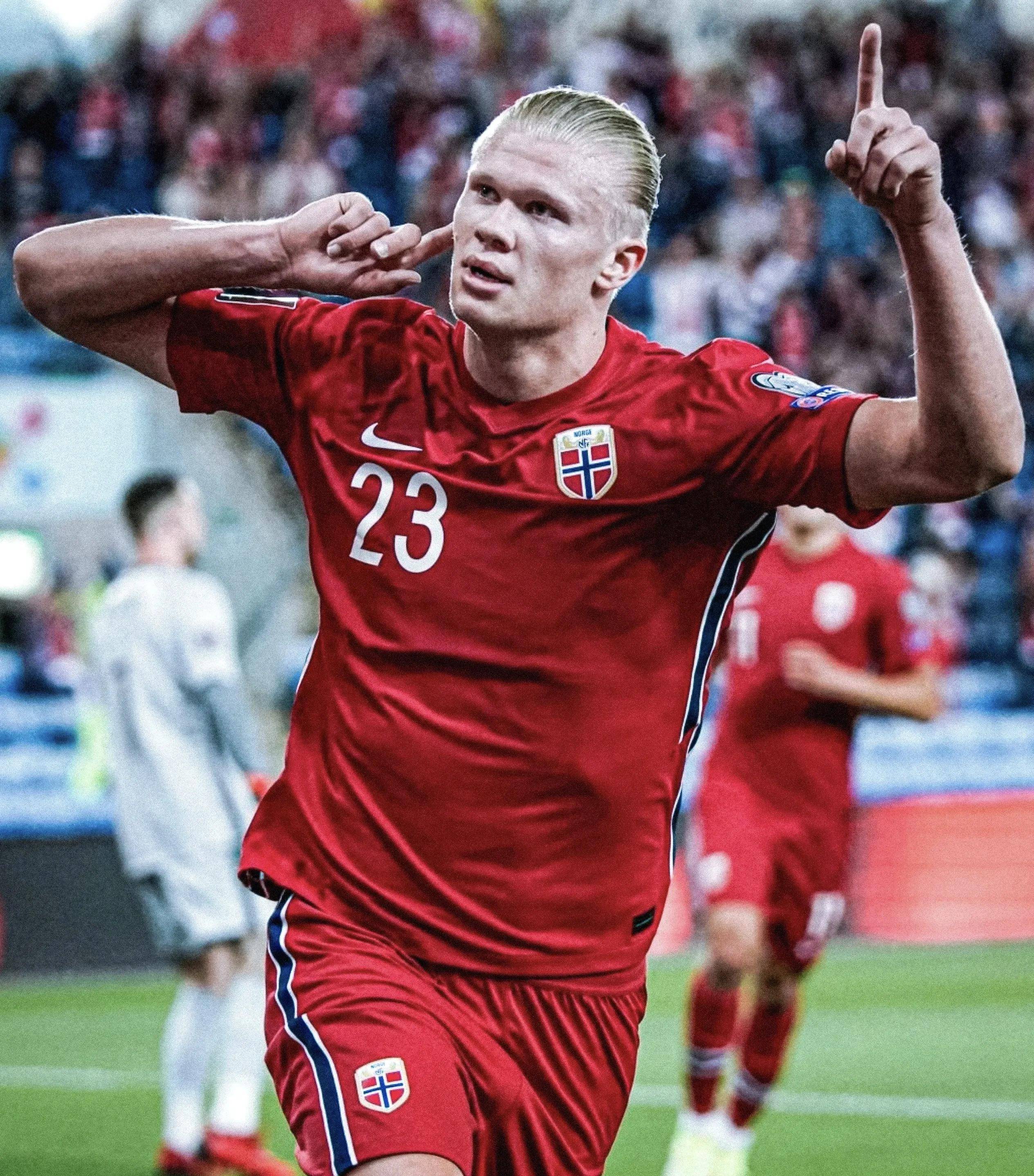 开云体育官网-莱万多夫斯基重要时刻持续失利,SKT带队取胜!赛场气氛高涨(莱万多夫斯基球衣号码)